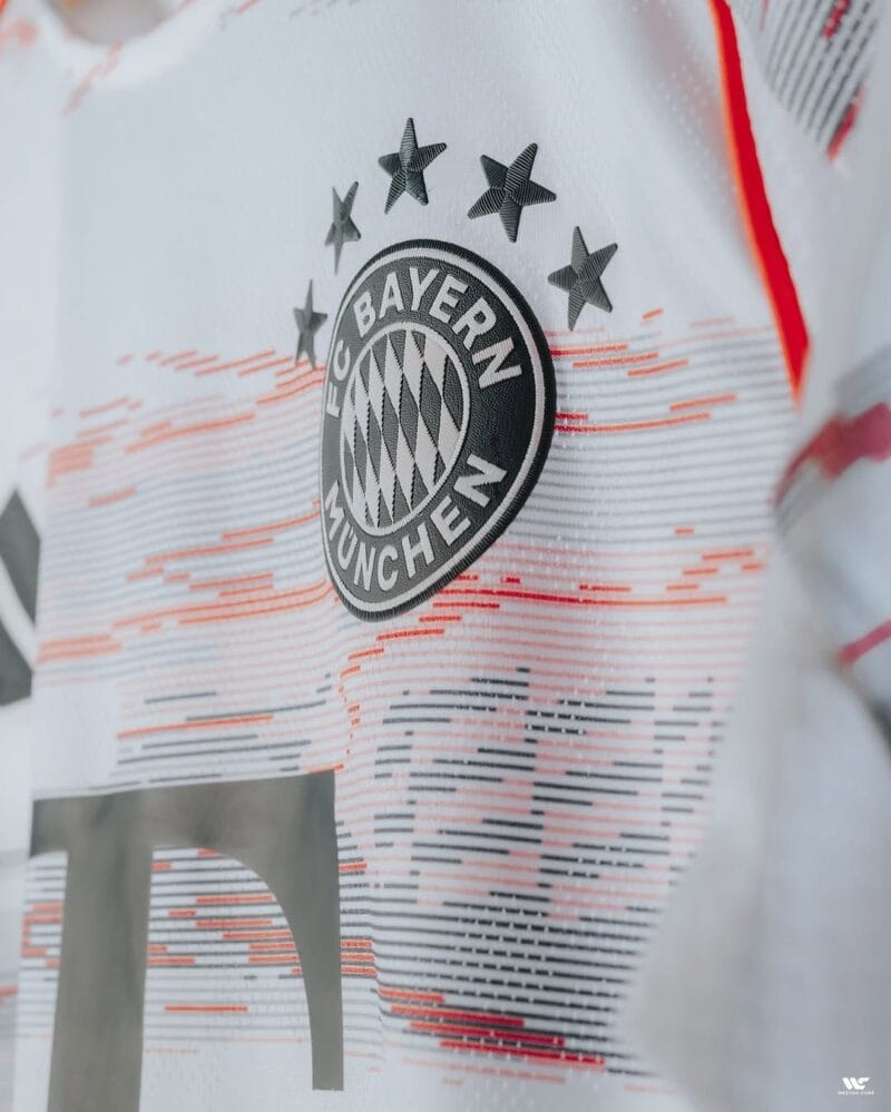 Bayern Munich Away Match Jersey Player Version 2025/26 - Image 3