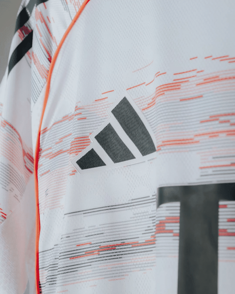 Bayern Munich Away Match Jersey Player Version 2025/26 - Image 4
